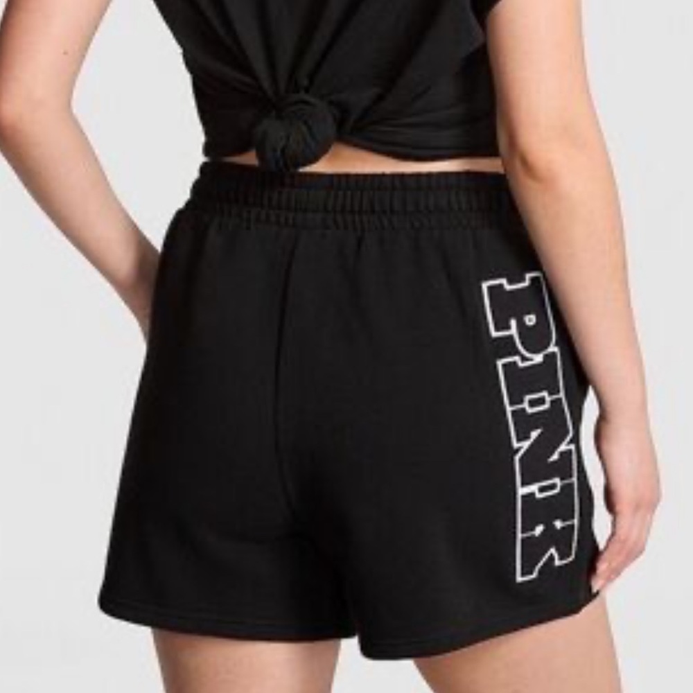 VS Pink FLEECE CLASSIC SHORTS BLACK M